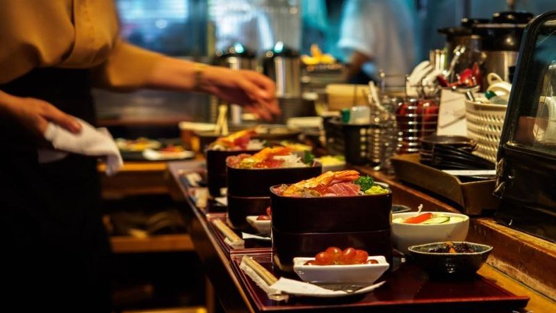 揭秘休闲食品批发：厂家直销定制贴牌的奥秘