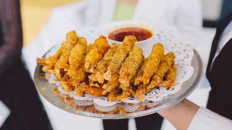 揭秘临期零食：批发货源渠道的探秘之旅