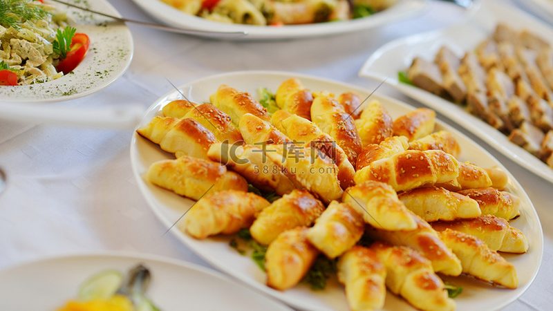 食品代加工合作模式解析：揭秘企业食品生产的秘密通道**