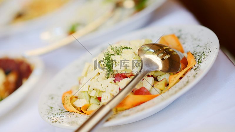 团餐食材配送代理公司排名：揭秘背后的关键因素